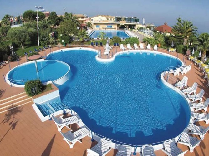 Villaggio Club La Pace - Villaggio Club La Pace panoramica piscina centrale
