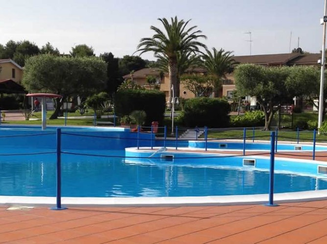 Villaggio Club La Pace - Villaggio Club La Pace dettagli bordo piscina