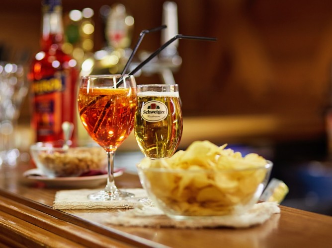 Hotel Monzoni - Vivace aperitivo presso il bar dell'Hotel