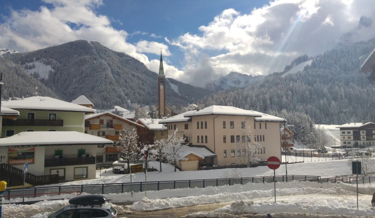Hotel Monzoni - Paesaggio innevato di Pozza di Fassa