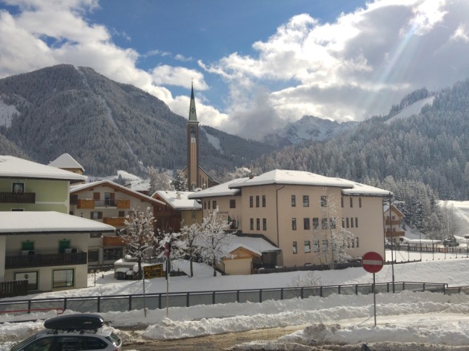 Hotel Monzoni - Paesaggio innevato di Pozza di Fassa