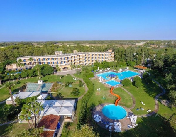 Araba Fenice Village