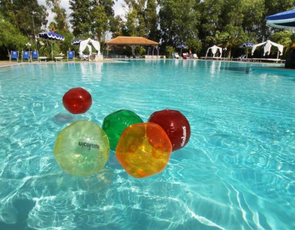 Araba Fenice Village