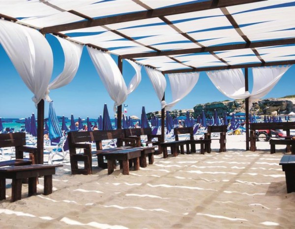 Araba Fenice Village