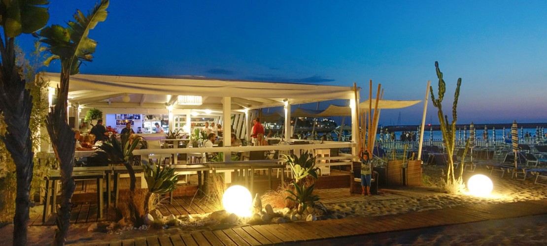 Seasons Beach Bar & Restaurant