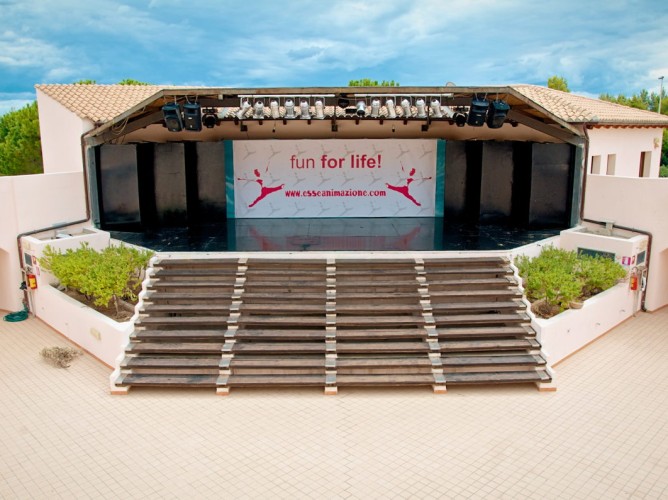 Club Esse Cala Gonone - Palco per spettacoli serali