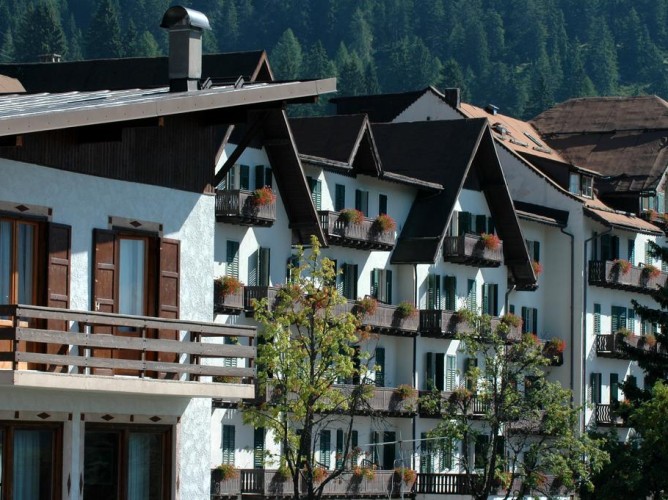 TH San Martino di Castrozza - Hotel Majestic Dolomiti esterno camere