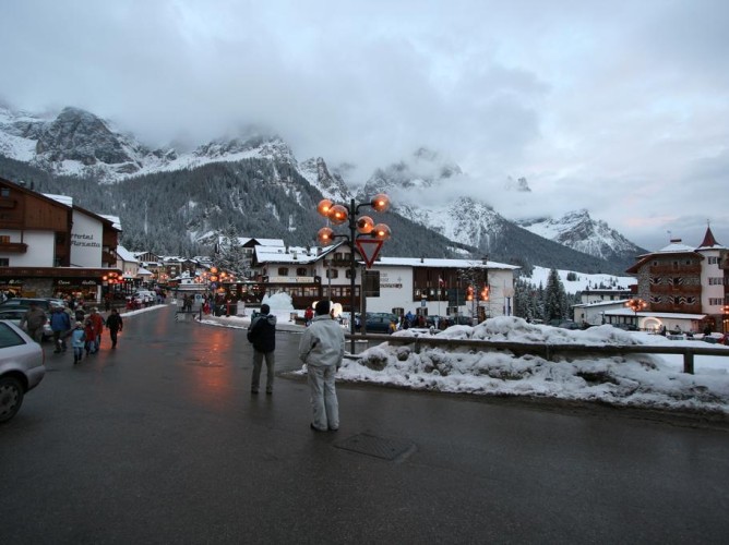 TH San Martino di Castrozza - Hotel Majestic Dolomiti esterno strada