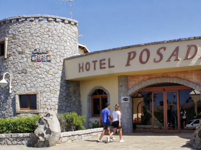 Club Esse Posada Beach Resort - Immagine 2