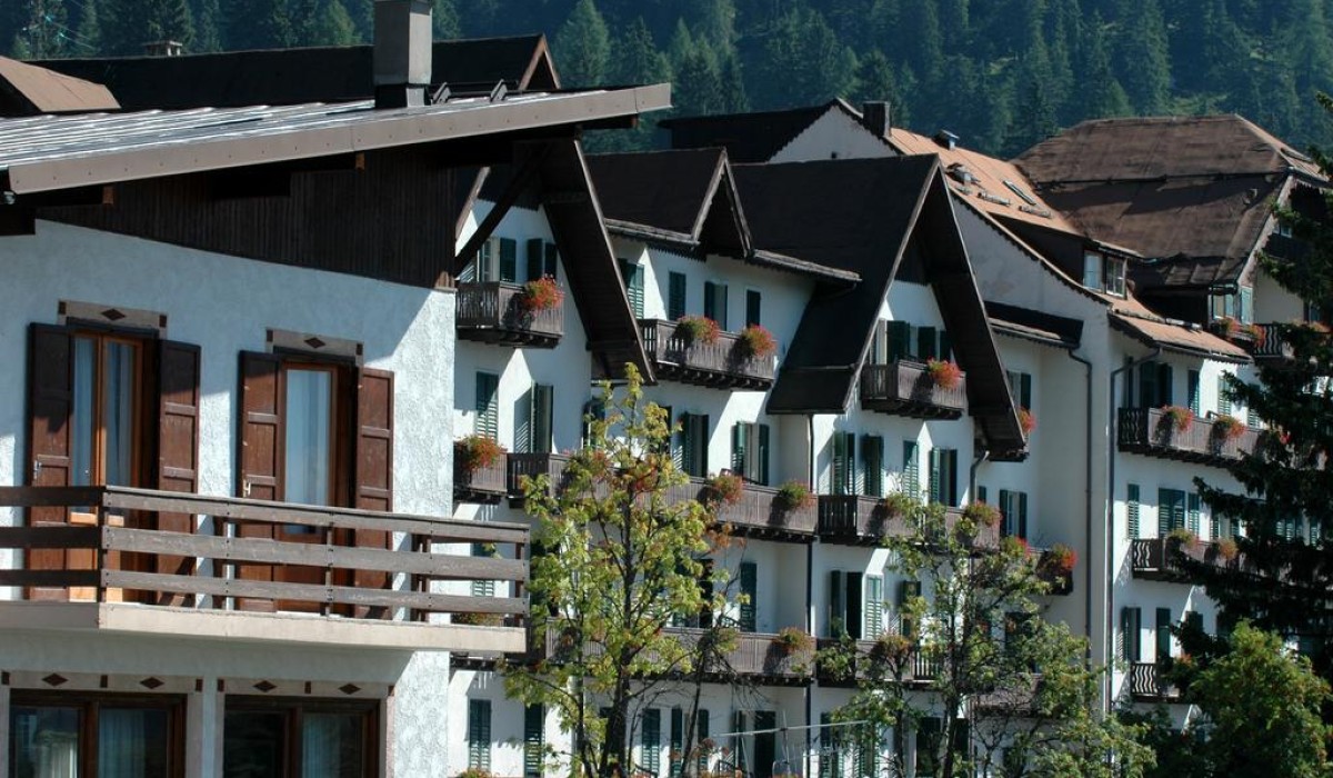 TH San Martino di Castrozza - Hotel Majestic Dolomiti esterno camere