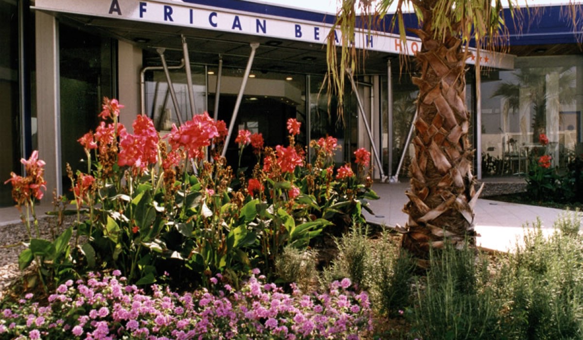 African Beach Hotel - Immagine 2