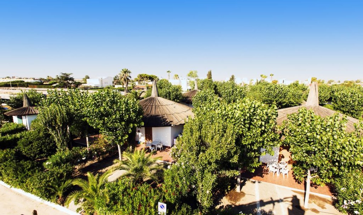 African Beach Hotel - Immagine 1
