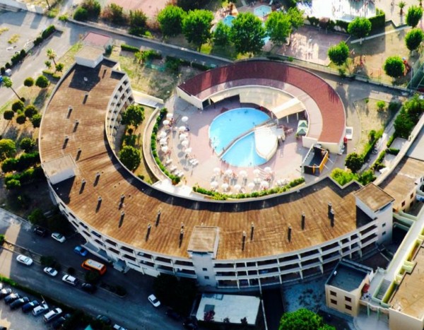 Meta Residence Hotel