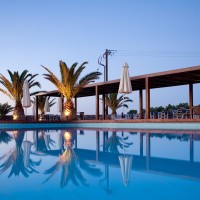 Forever Summer Resort dettagli piscina