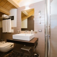 Hotel Lake La Pieve bagno matrimoniale superior