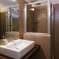Hotel Lake La Pieve bagno matrimoniale superior 2