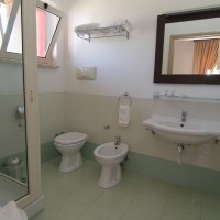 Club Esse Sunbeach bagno camera