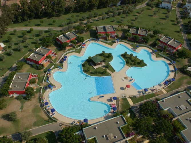 Club Esse Sunbeach - Club Esse piscina laguna con suite laguna due