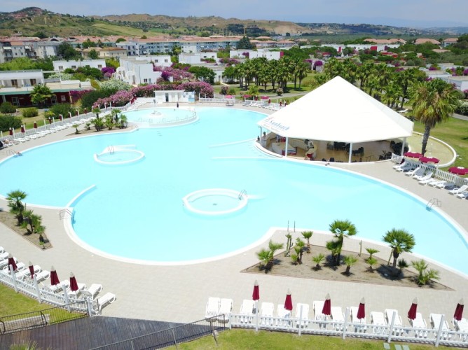 Club Esse Sunbeach - Club Esse Sunbeach piscina cassiodoro