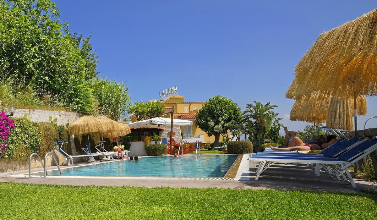 Hotel La Luna - Hotel La Luna bordo piscina
