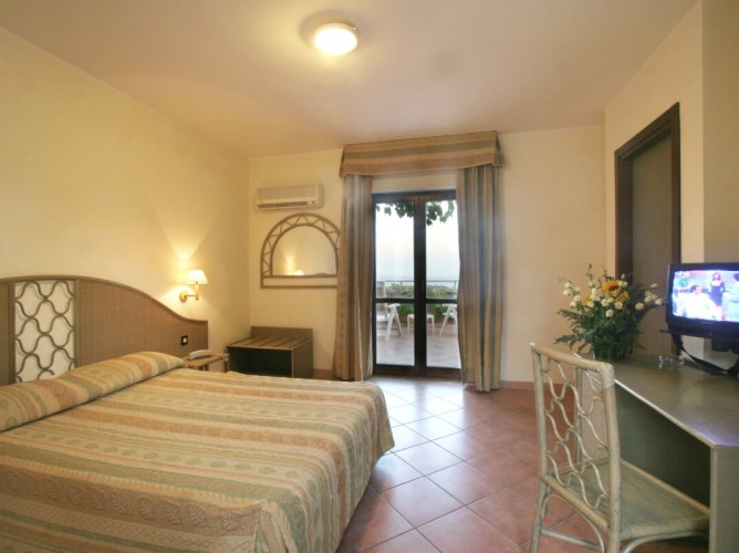 Villaggio Porto Rhoca - Immagine 7