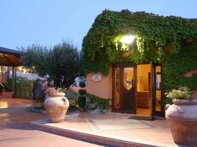 Villaggio Porto Rhoca - Ingresso del villaggio