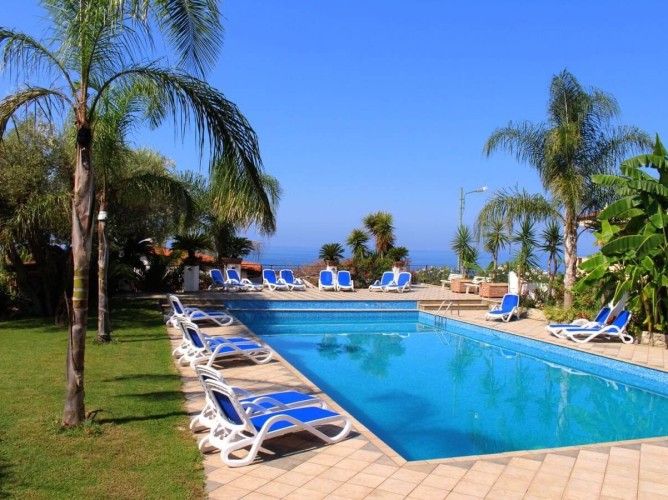Hotel Arenas - Hotel Arenas piscina