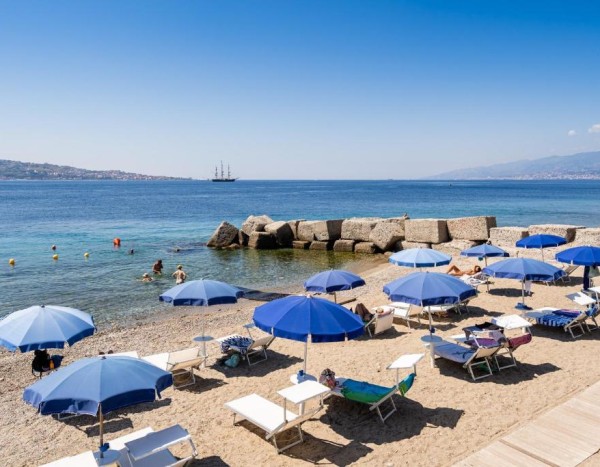 Capo Peloro Hotel