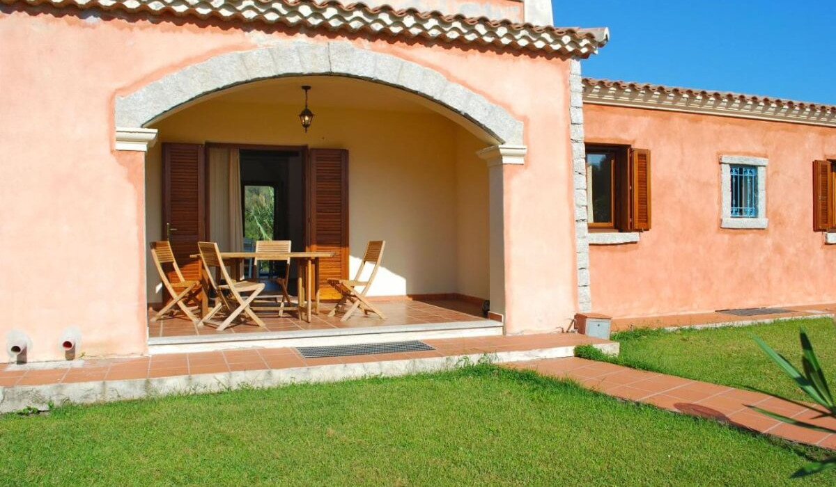 Appartamenti Vecchio Stazzo - Appartamenti Vecchio Stazzo esterni con patio in evidenza