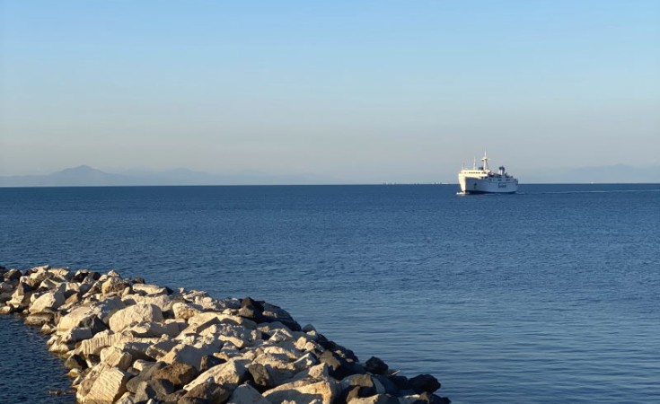 Traghetto verso Ischia
