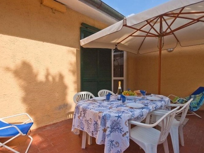 Residence Golfo della Lacona - Terrazzino attrezzato del Residence il Golfo della Lacona