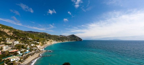 Spiaggia dei Maronti a Ischia