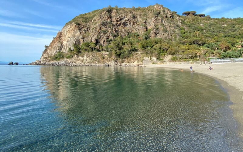 Plaja San Montano din Ischia