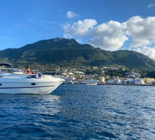 Giro dell'isola in barca a Ischia