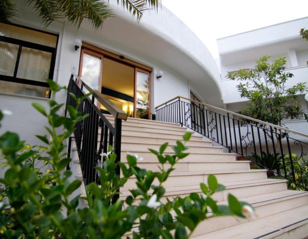 Mira Hotel & Residence