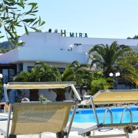 mira hotel e residence vista sulla piscina