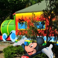 Trenino e topolino dell' area giochi