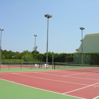 Campi da tennis di cui uno polivalente (basket, volley)