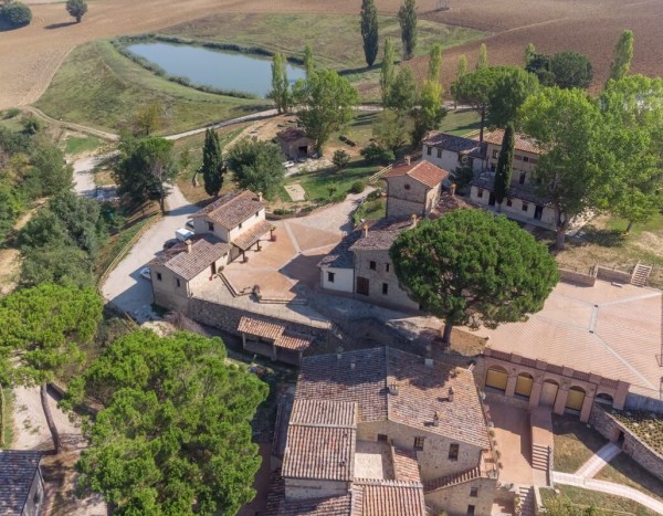 Borgo Pulciano Agriturismo & Resort