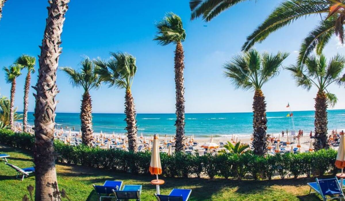 MClub Lipari - Area solarium vista mare