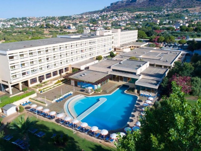 MClub Lipari - Il Resort visto dall'alto
