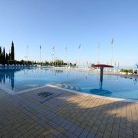 Dettagli bordo piscina panoramica semi olimpionica 