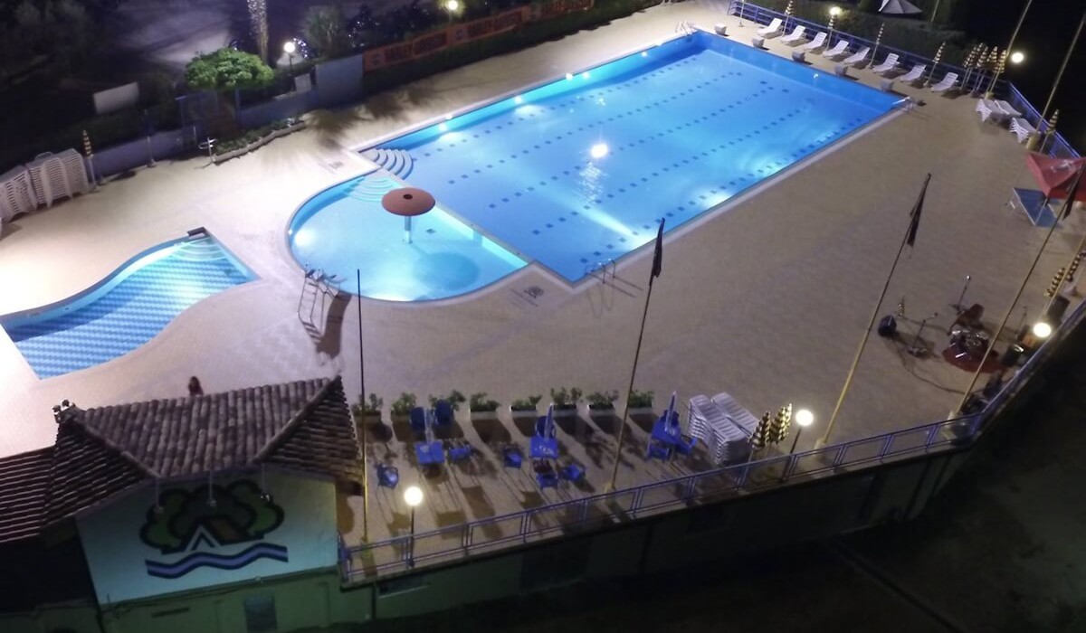 Apulia Residence Silvi Marina - Veduta aere dorne delle due piscine panoramiche