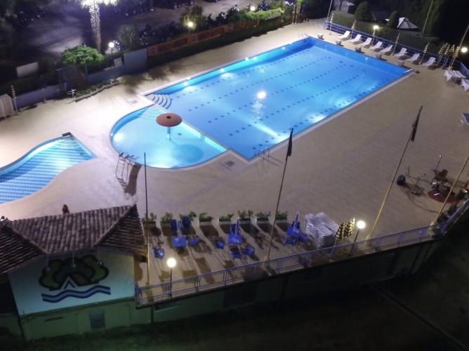 Apulia Residence Silvi Marina - Veduta aere dorne delle due piscine panoramiche