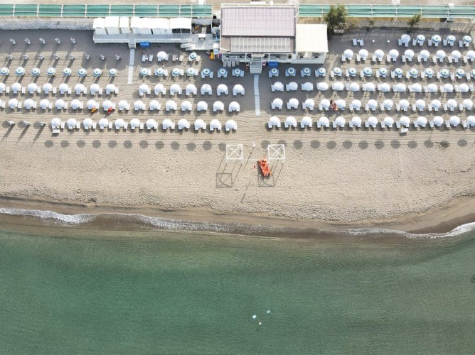 Fruit Village Coral Beach - Fruit Village Coral Beach Resort dettagli spiaggia privata vista dal drone