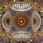 La bellissima cupola centrale, è un chiaro esempio distintivo dell'archietettura classica ottomana e della sua perfezione tecnologica