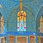 Le volte colorate del Palazzo di Topkapi mostrano dettagli artistici ottomani, con motivi floreali e geometrie vivaci che arricchiscono ogni ambiente.