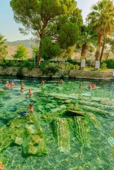 Bagni termali di Cleopatra a Hierapolis in provincia di Denizli, Turchia