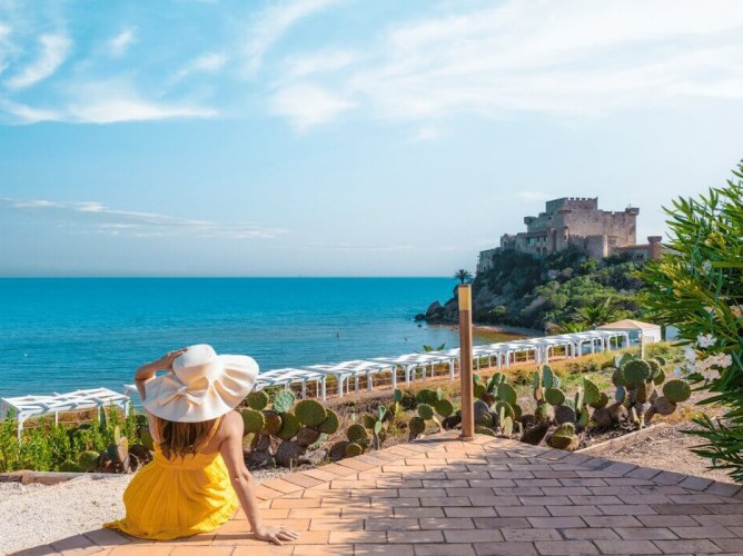 Falconara Resort - Struttura circondata da mare, flora e fauna, perfetta per gli amanti del relax