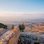 Monte Nebo in Giordania con panorama della Terra Santa e fiume Giordano